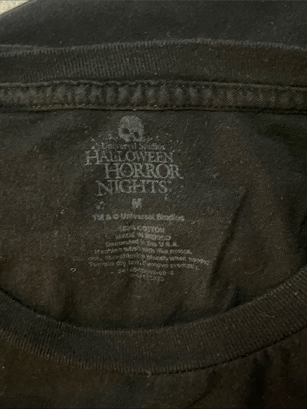 Universal Orlando Halloween Horror Nights 2018 Black Graphic Tee - Picture 4 of 4